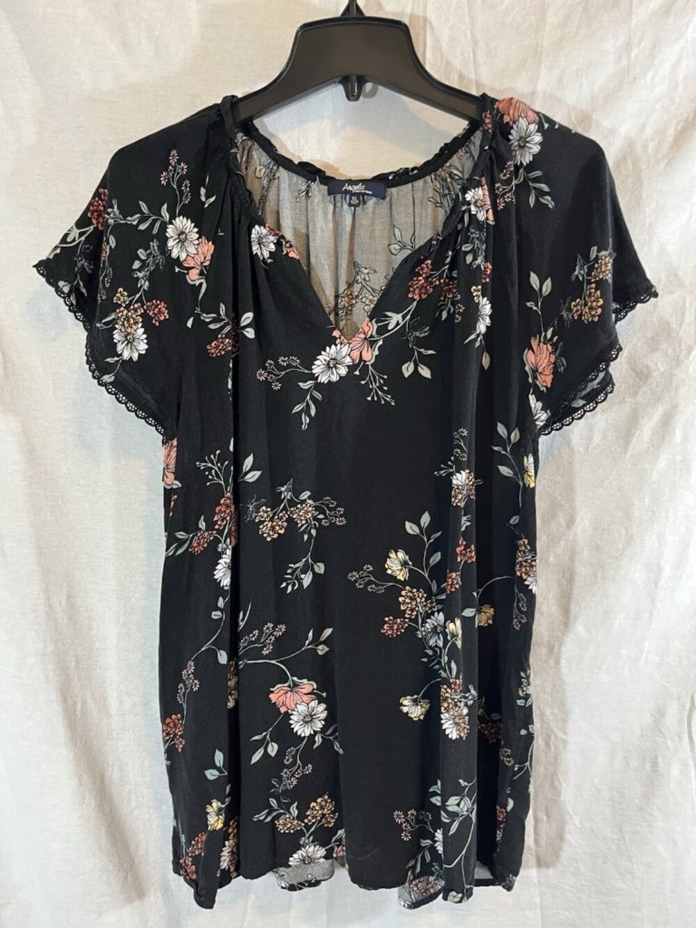 Angels Women’s X-Large Black Floral V-Neck Rayon Blouse